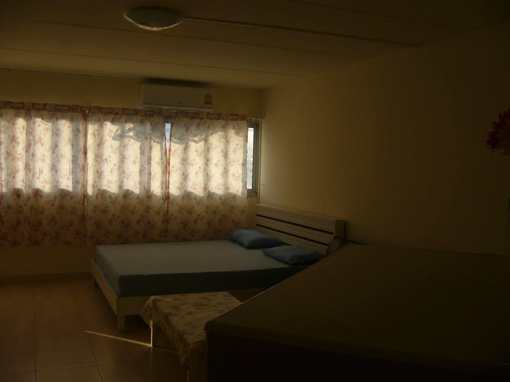 Impact Muang Thong Thani Service Condominium Pak Kret Exterior foto